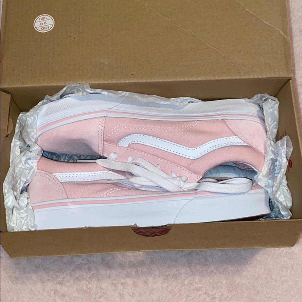 brand new pink vans!!